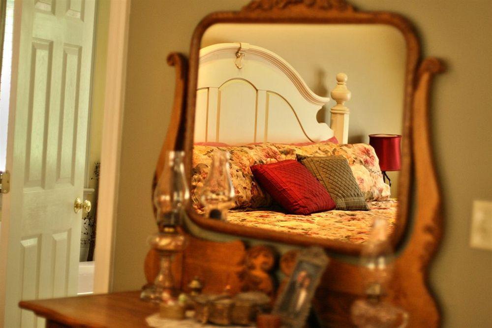 Hammer Creek Hideaway B&B ลิทิทซ์ ภายนอก รูปภาพ