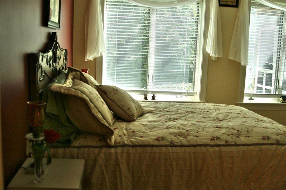 Hammer Creek Hideaway B&B ลิทิทซ์ ภายนอก รูปภาพ
