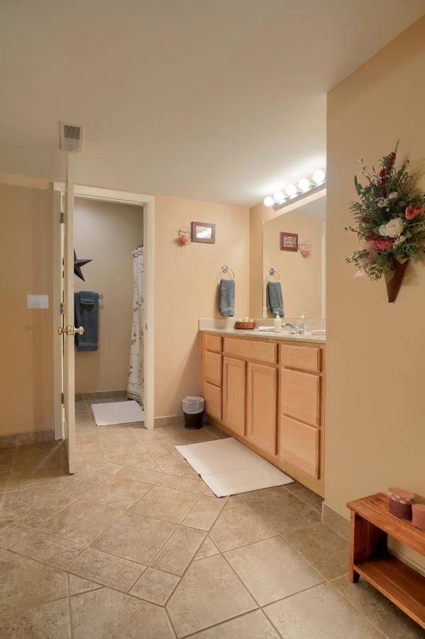 Hammer Creek Hideaway B&B ลิทิทซ์ ภายนอก รูปภาพ
